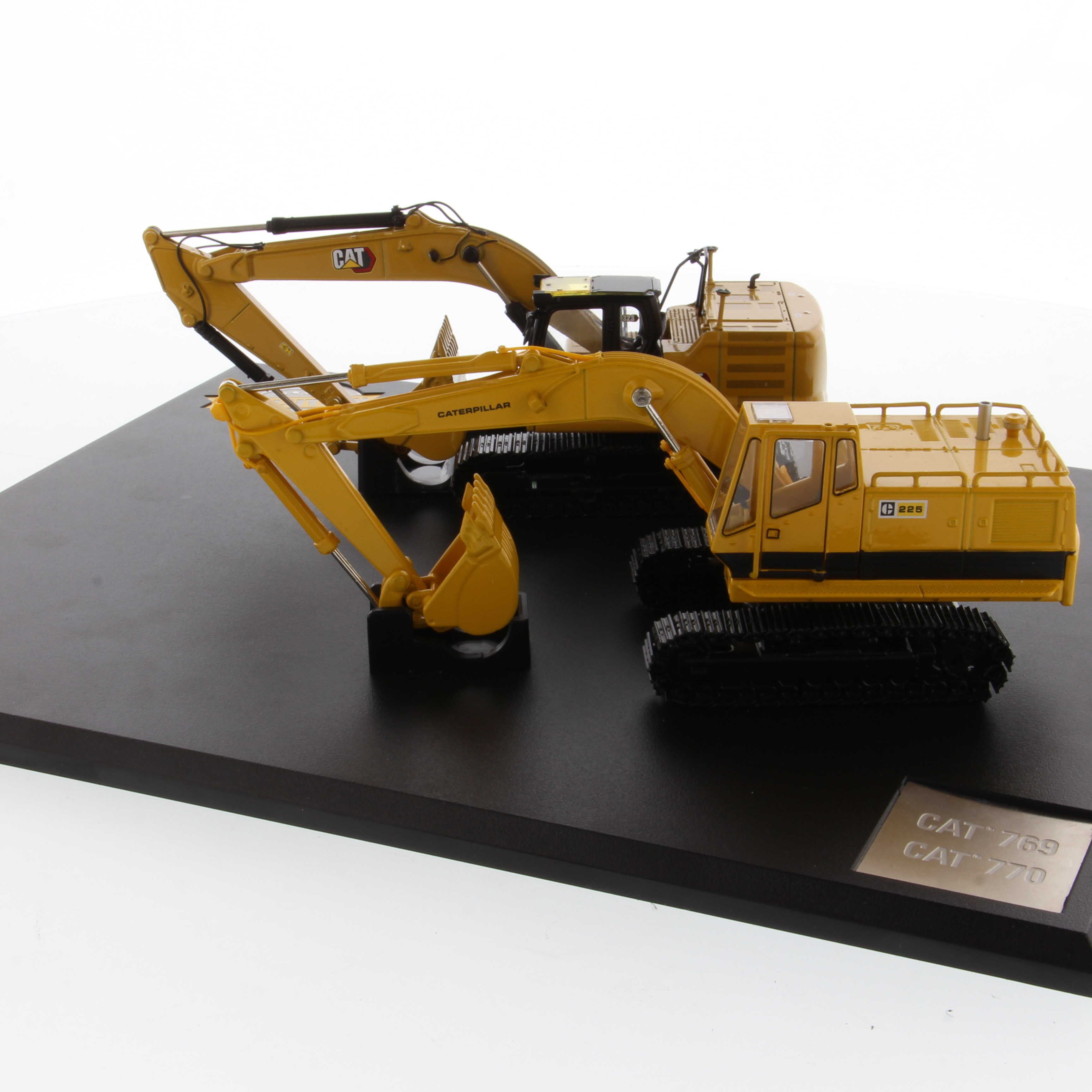 1:50 Cat 225 & 323 Excavator Evolution Series, 85715